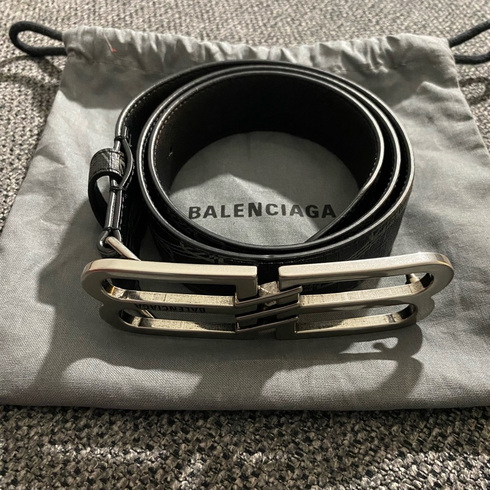 BALENCIAGA
